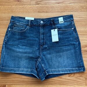 NWT Judy Blue Raw Hem Shorts 2XL